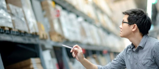 Quelle formation suivre pour travailler au sein d'un service de gestion de stocks